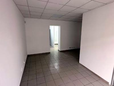 коммерческая по адресу Вишгородська ул., 48