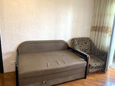 квартира за адресою Райдужна вул., 13-В