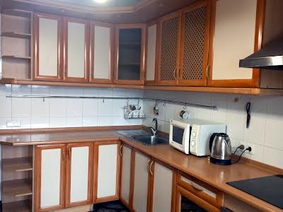 квартира за адресою Анни Ахматової вул., 3-А