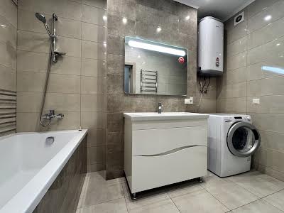 квартира за адресою Федора Ернста вул., 16а