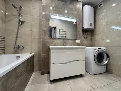 квартира за адресою Федора Ернста вул., 16а