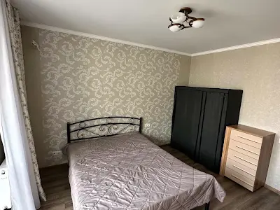 квартира за адресою с. Святопетрівське, Богдана Хмельницького вул., 11-В