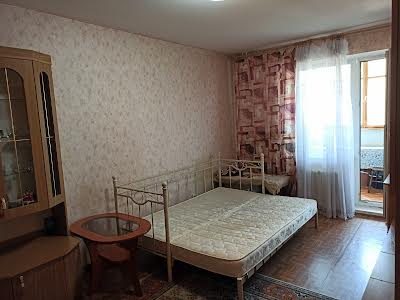квартира по адресу Драгоманова ул., 14