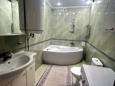 квартира за адресою Раїси Окіпної вул., 8