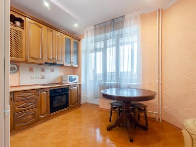 квартира по адресу Миколы Бажана просп., 12