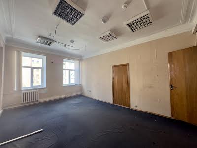 комерційна за адресою Богдана Хмельницького вул., 3
