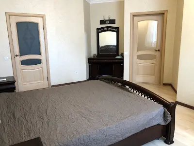 квартира за адресою Срібнокільська вул., 1