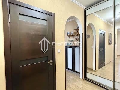 квартира по адресу Киев, Бориспольская ул., 4