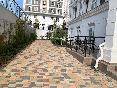 комерційна за адресою Михайла Максимовича вул. (Онуфрія Трутенка), 28-Д