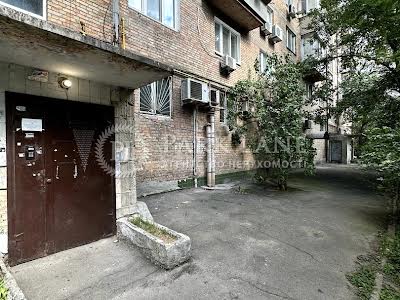 квартира за адресою Солом'янська вул., 14