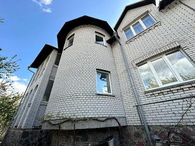 будинок за адресою с. Крюківщина, Квіткова вул., 3