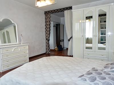 квартира за адресою Антоновича вул. (Горького), 90-92