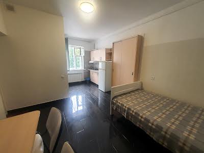квартира за адресою с. Петропавлівська борщагівка, Комарова вул., 38