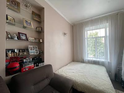 квартира за адресою Костянтинівська вул., 37