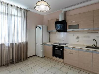 квартира по адресу Ревуцкого ул., 5