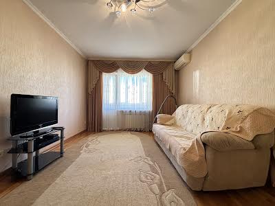 квартира по адресу Сержа Лифаря ул. (Олександра Сабурова), 1а