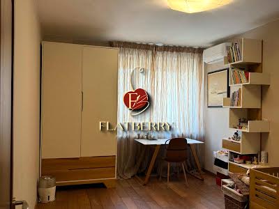 квартира за адресою Межигірська вул., 28