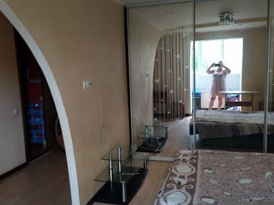 квартира за адресою Київ, Симиренка вул., 20