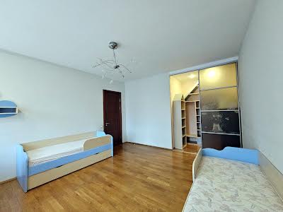 квартира за адресою Панаса Мирного вул., 8