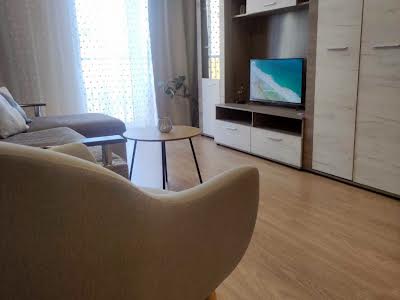 квартира за адресою Замковецька вул., 102