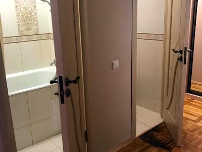 квартира за адресою Київ, Лаврська вул. (Січневого Повстання), 4в