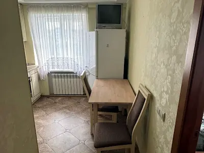 квартира за адресою Київ, Микільсько-Слобідська вул., 4-Б
