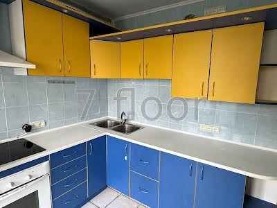 квартира за адресою Приозерна вул., 2-Б