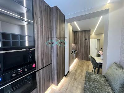 квартира за адресою Радісна, 4