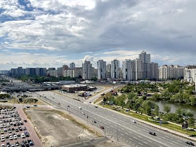 квартира по адресу Александра Мишуги ул., 2