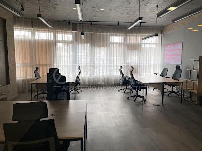 комерційна за адресою Кловський узвіз, 7
