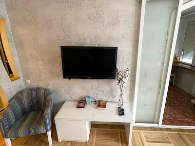 квартира за адресою Дерев'янка вул., 3б