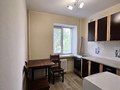 квартира по адресу Строителей ул., 8