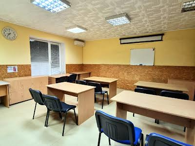 комерційна за адресою Іллінська вул., 12