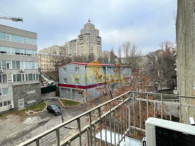 квартира за адресою Богдана Хмельницького вул., 10