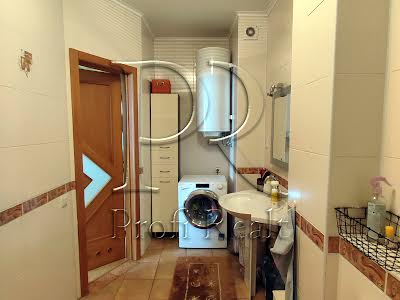 квартира за адресою Київ, Верховної Ради бульв., 21А