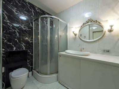 квартира за адресою Раїси Окіпної вул., 18