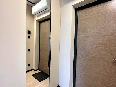 квартира за адресою Салютна вул., 2