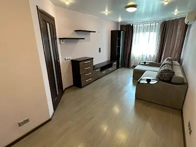 квартира за адресою Теплична вул., 42