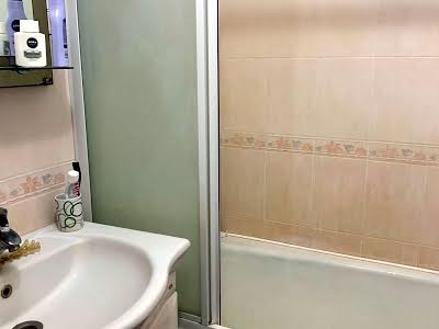 квартира за адресою Озерна вул., 24