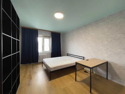 квартира за адресою Драгоманова вул., 12