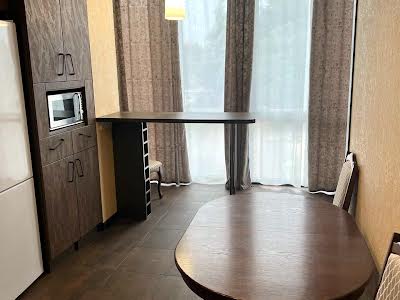 квартира за адресою Абрикосова вул., 14