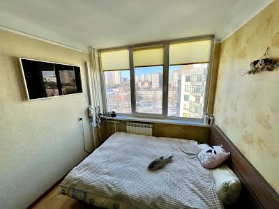 квартира за адресою Космічна вул., 4