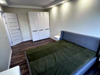 квартира за адресою Космічна вул., 5