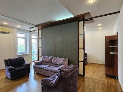 квартира за адресою Панаса Мирного вул., 8