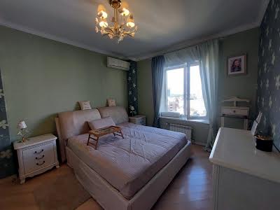 квартира за адресою Київ, Дмитрівська вул., 69