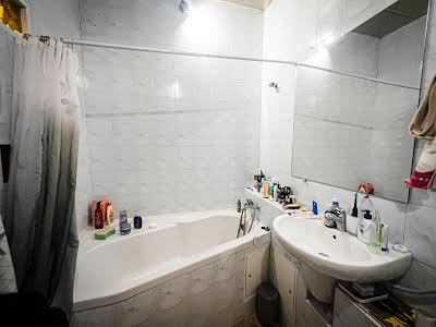 квартира за адресою вулиця Братська, 5