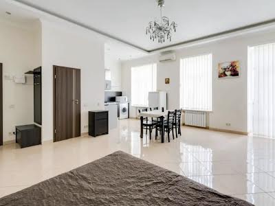 квартира за адресою Костельна вул., 9