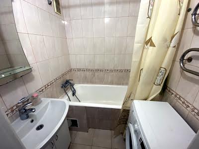 квартира за адресою Сергія Набоки пл., 4