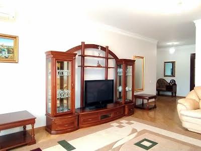 квартира по адресу Кловский спуск, 5