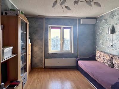 квартира за адресою Ревуцького вул., 11А